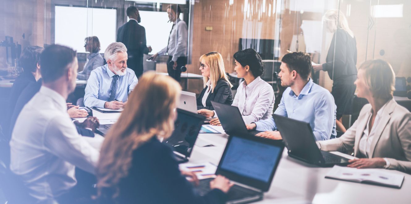 gruppo di lavoro in ufficio