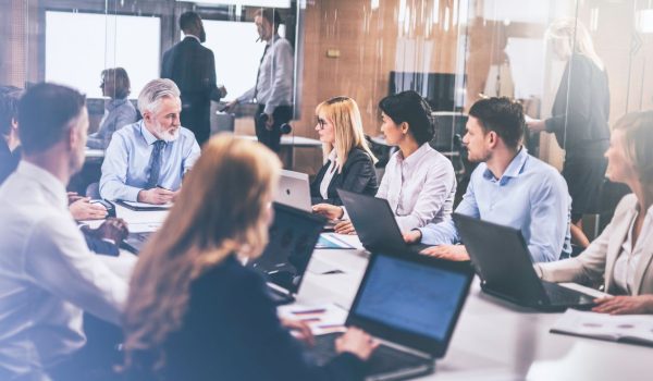 gruppo di lavoro in ufficio